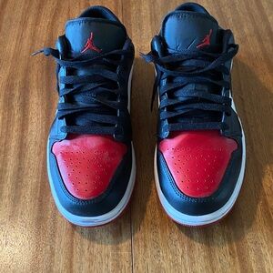 Nike men’s size 9.  Worn TWICE.